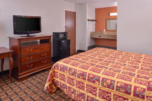 Americas Best Value Inn - Richmond South image 2